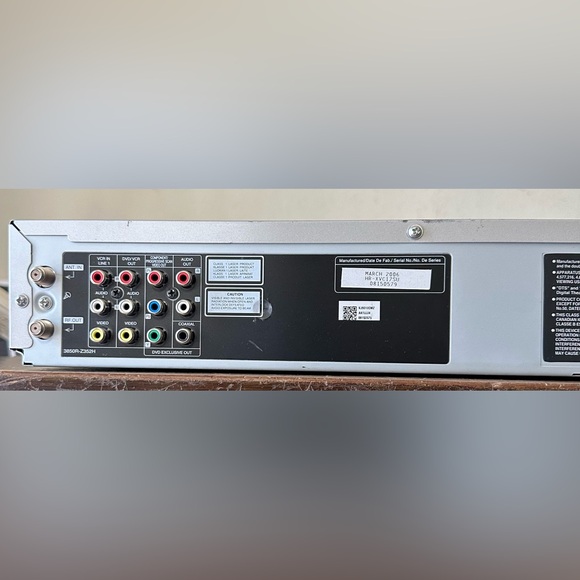 JVC HR-XVC17SU DVD JVS CD Combo Hi-Fi Stereo Player Video Cassette Recorder - Picture 6 of 14